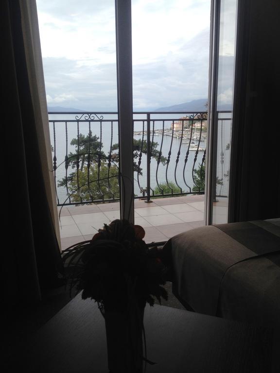 Villa Volosko With Private Parking And Breakfast,Seaview Exteriör bild