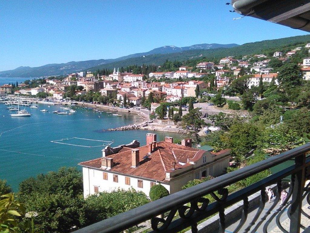 Villa Volosko With Private Parking And Breakfast,Seaview Exteriör bild