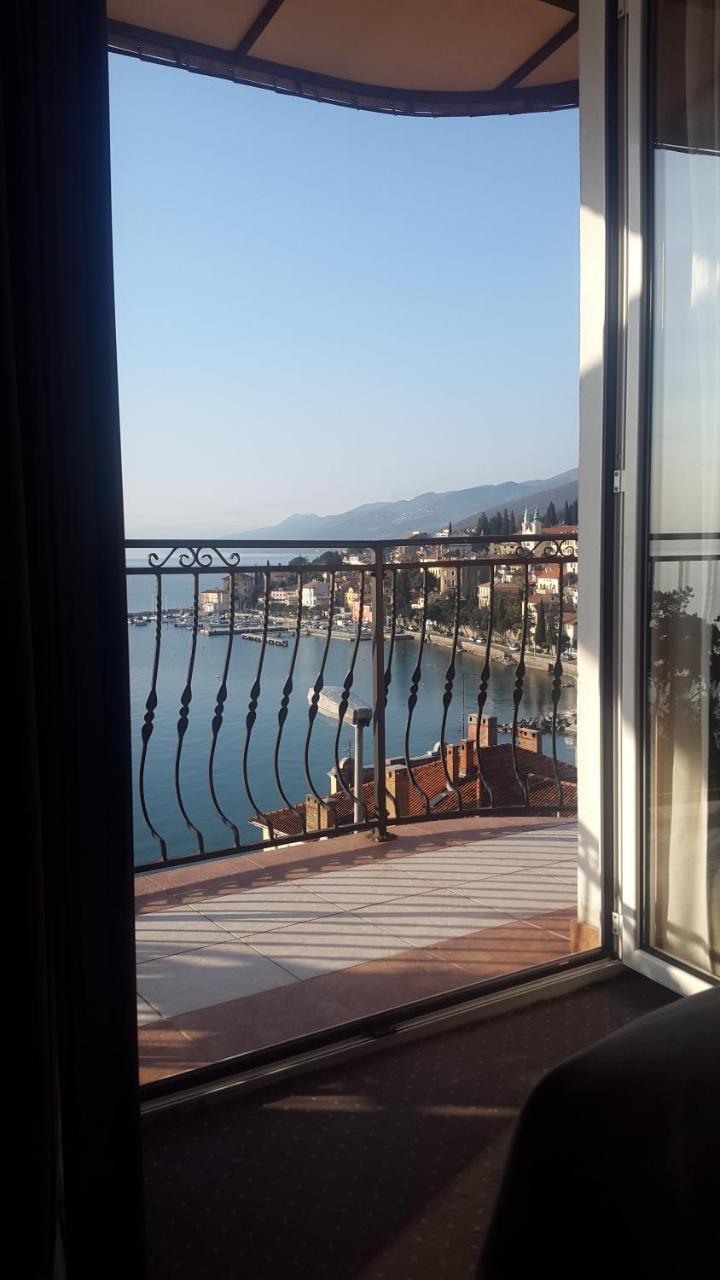 Villa Volosko With Private Parking And Breakfast,Seaview Exteriör bild